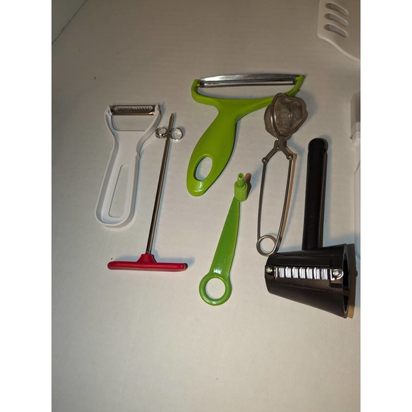 Lot Kitchen Tools Gadgets Frother Chopper Shredder Stainless Steel Like New - Picture 5 of 12